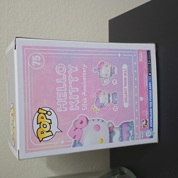Funko Pop Hello Kitty Cake Glitter 50th Anniversary Target Exclusive - Picture 3 of 4